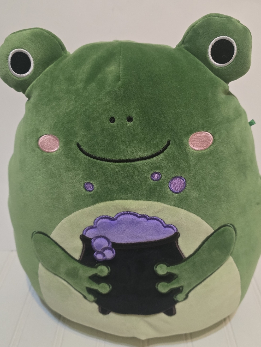 Squishmallows Gloria The Dark Green Frog Purple Potion Cauldron 12"